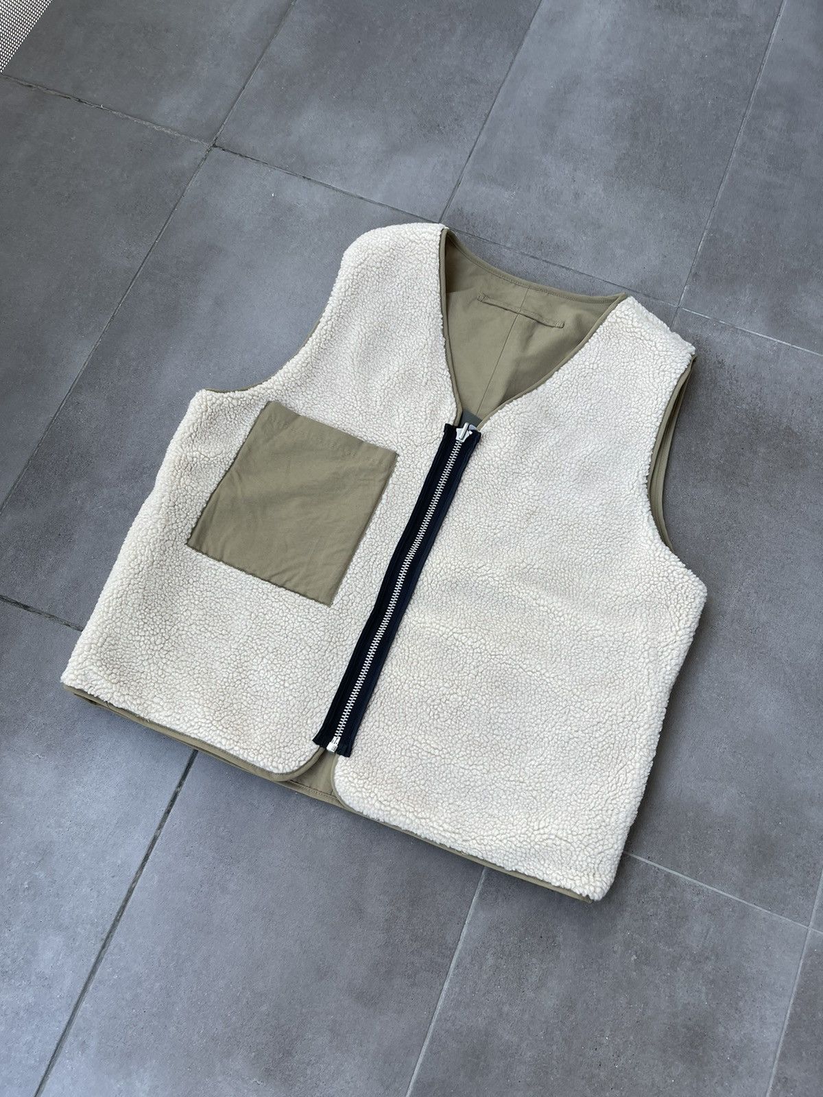 Allsaints !DS! SS23 Allsaints Vibo Reversible Technical Beige Vest Size US M / EU 48-50 / 2 - 19 Thumbnail