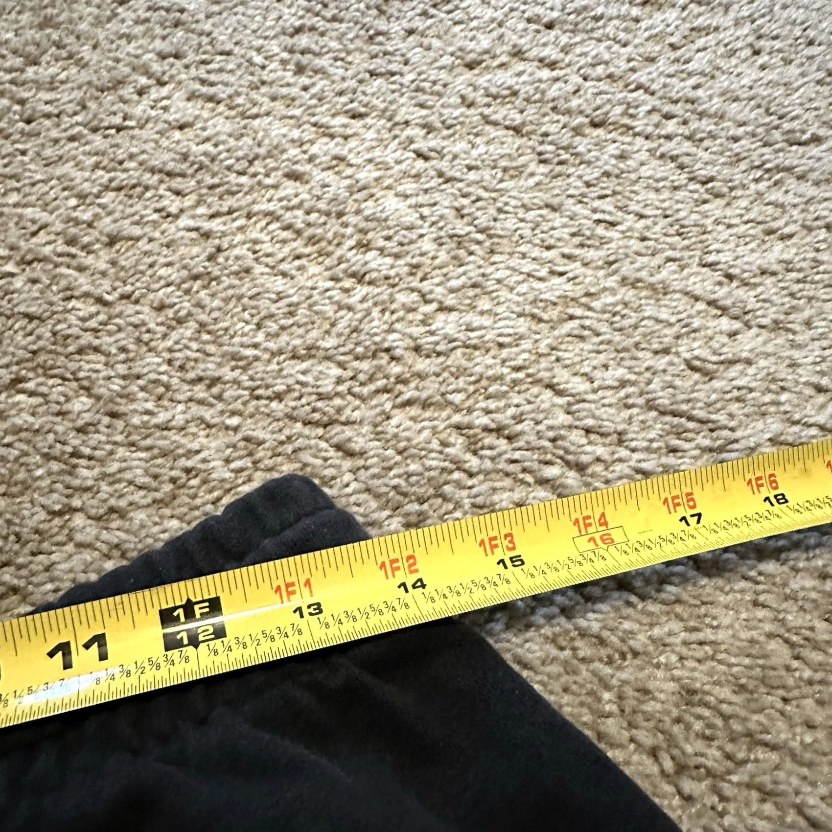 Gymshark Gymshark Sweatpants Mens M Elastic Waist Pockets Tapered Joggers Black Cotton Fleece Gym Sports Athleisure Logo Regular Inseam 27in Tailored Size US 31 - 5 Thumbnail