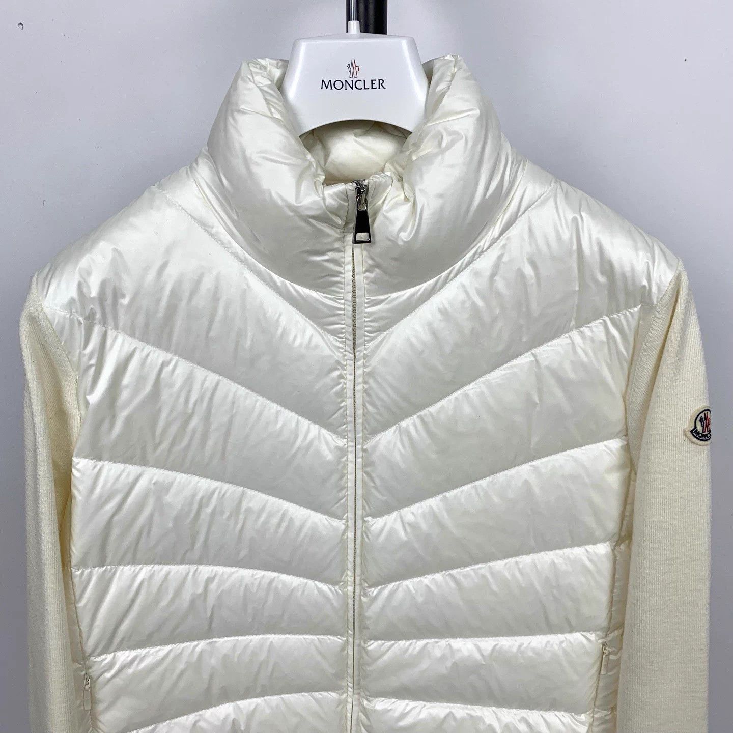 Moncler Moncler Padded Corduroy Down Jacket White M Size M / US 6-8 / IT 42-44 - 3 Thumbnail