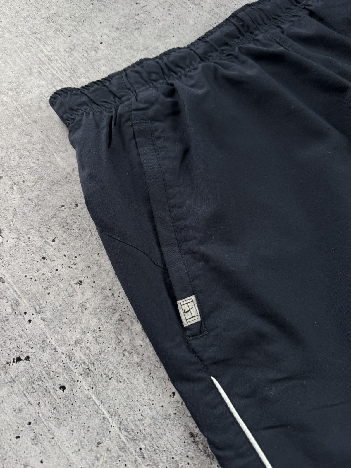 Nike Nike Vintage Nylon TrackPants Joggers Y2K Navy Drill XXL Size US 38 / EU 54 - 4 Thumbnail