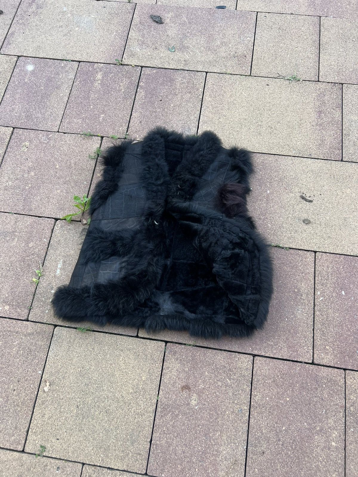 Japanese Brand Very Rare Japanese Balenciaga Style Real Fur Mohair Y2K vest Size US M / EU 48-50 / 2 - 1 Thumbnail