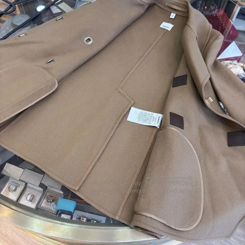Burberry Burberry Brown Wool Short Coat for Women. Size S / US 4 / IT 40 - 6 Thumbnail