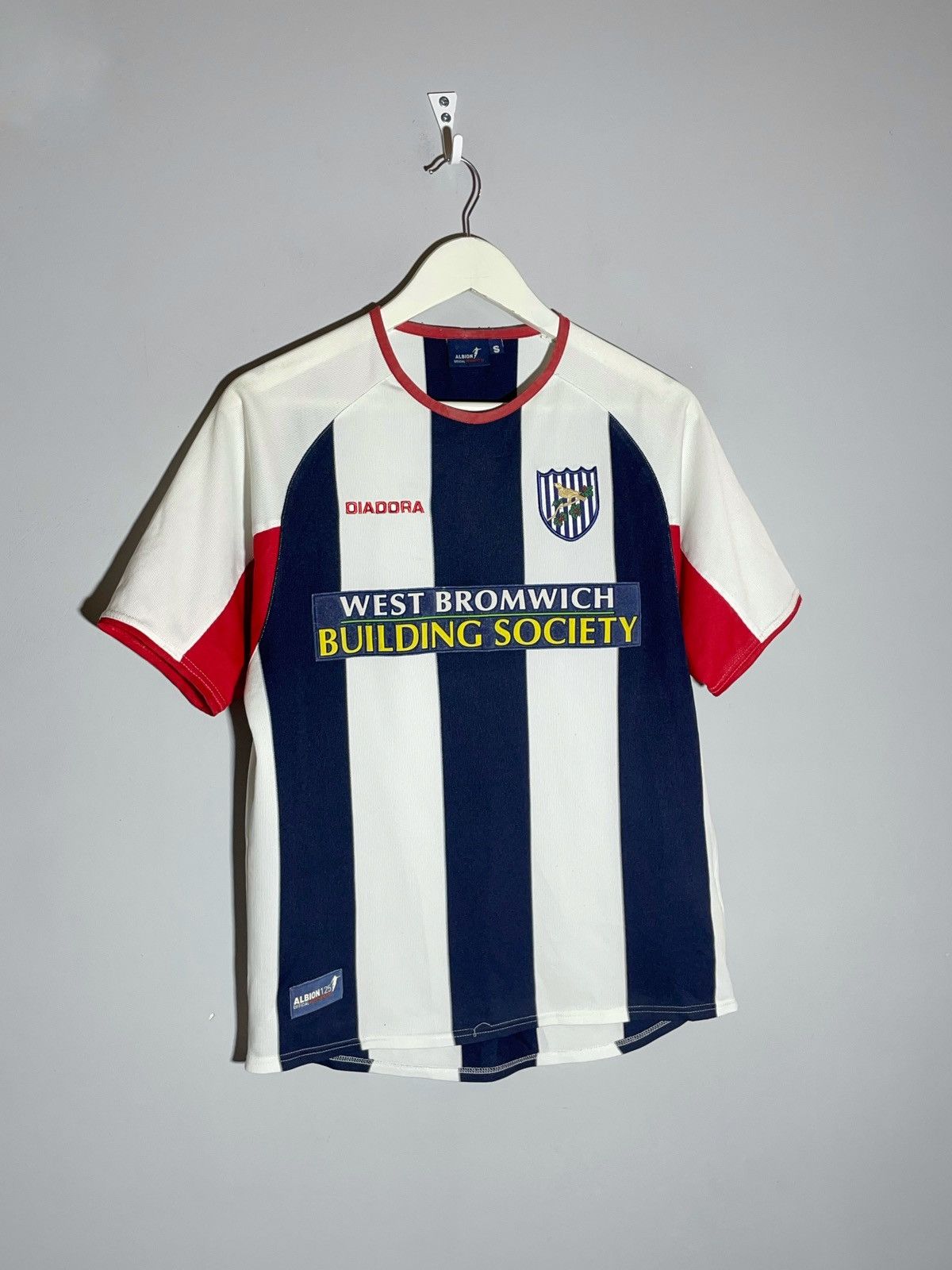 Diadora × Vintage West Bromwich Albion 2003/04 Home Diadora Football Shirt Size US S / EU 44-46 / 1 - 2 Thumbnail