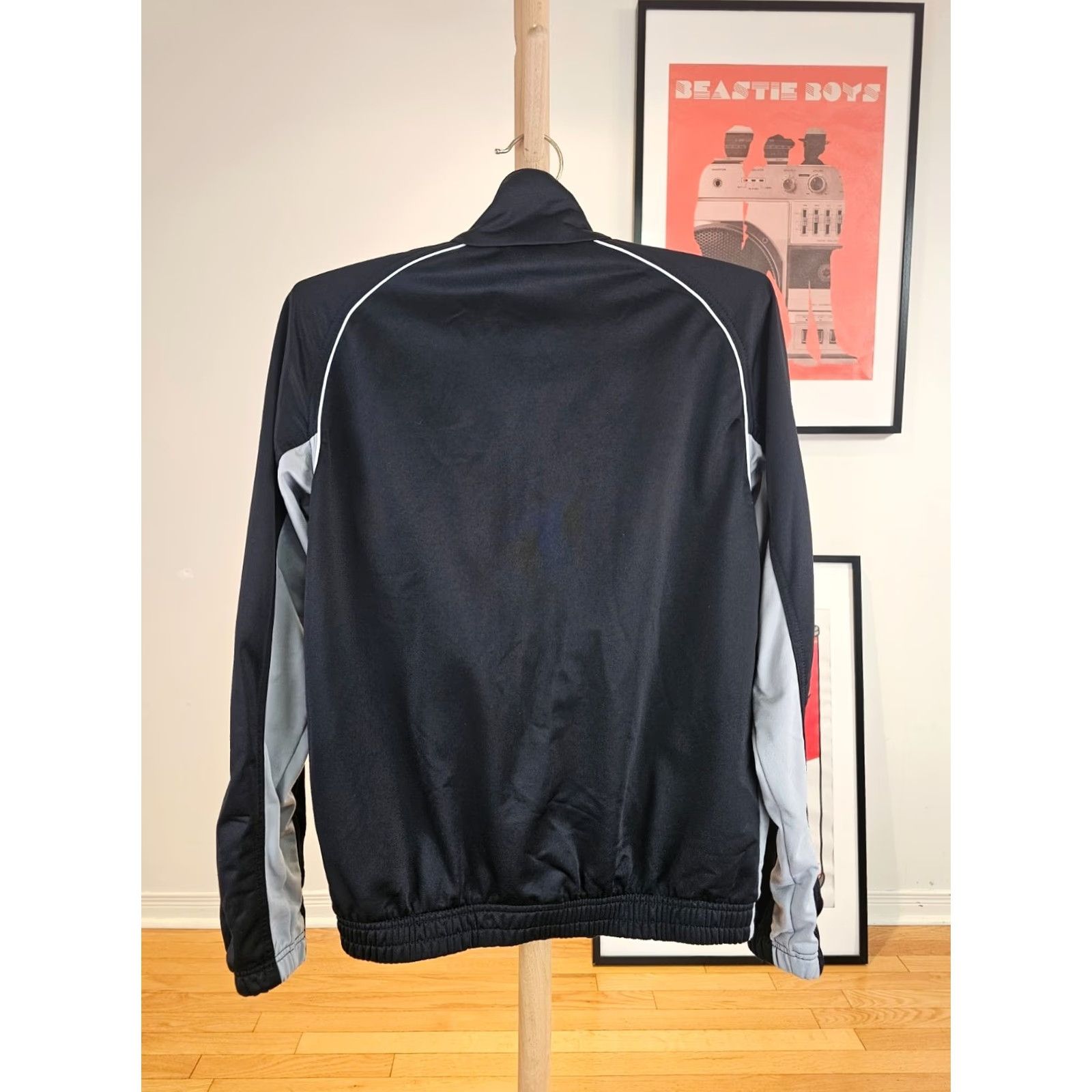Nike VINTAGE Nike BLACK Track Jacket SZ MEDIUM Men Jets 22 INCH, 31 INCH, 25 INCH, Track Top Jacket, Activewear, Mens Size US M / EU 48-50 / 2 - 5 Thumbnail