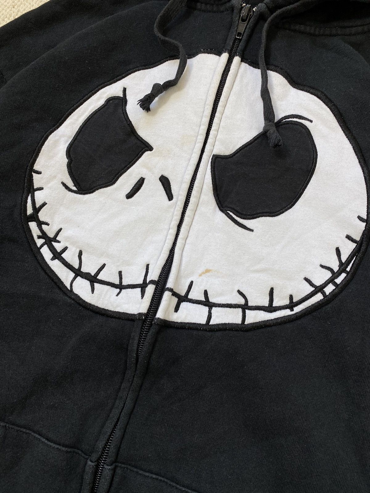 Disney NIGHTMARE BEFORE CHRISTMAS SKELETON ZIP HOODIE Size M / US 6-8 / IT 42-44 - 4 Thumbnail