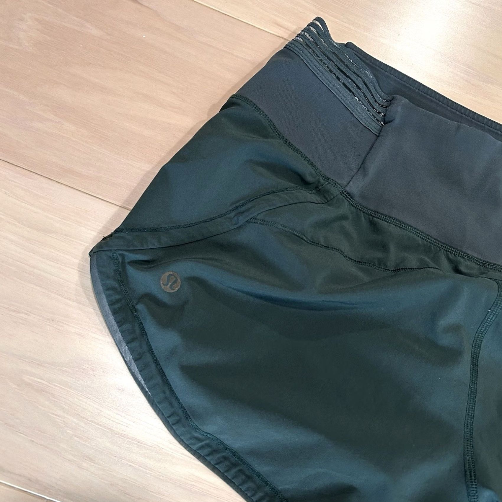 Lululemon Lululemon Before Dawn Run Shorts Green Women’s 6 Lined 3.5” Inseam Size 28" / US 6 / IT 42 - 4 Thumbnail