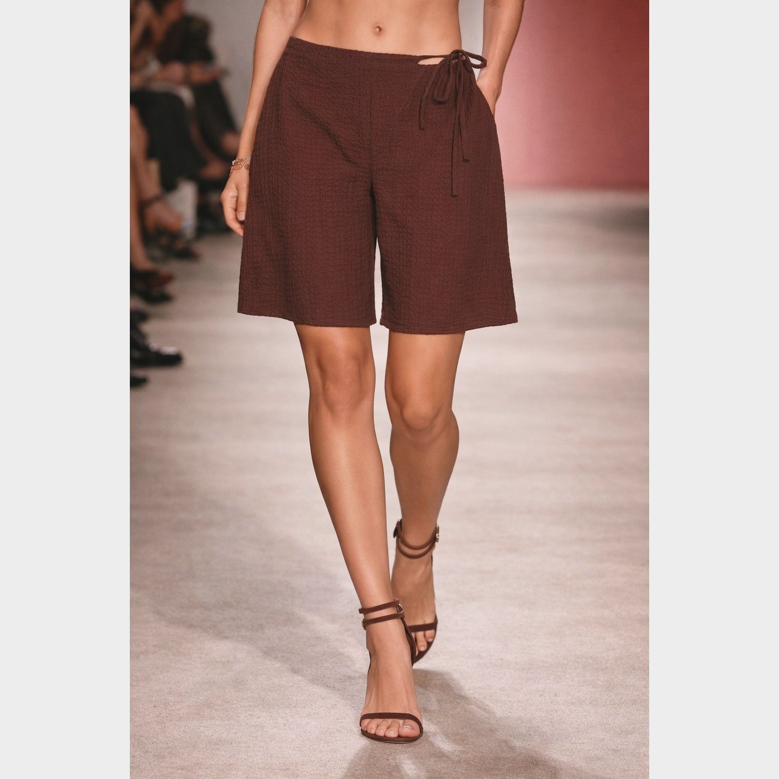 Free People Free People Pucker Check Wrap Around Shorts Chocolate S Size 26" / US 2 / IT 38 - 1 Thumbnail