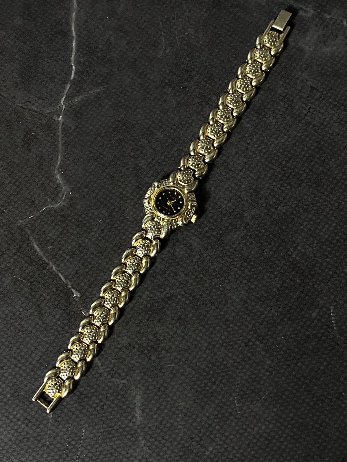 Japanese Brand Futuristic Vintage TINA Watch, Quartz, Original Design Size ONE SIZE - 1 Thumbnail
