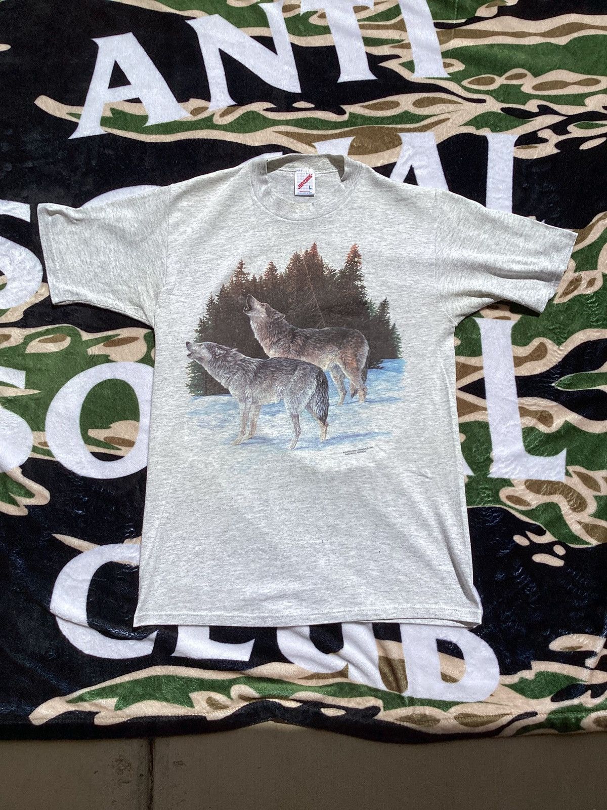 Jerzees × Vintage Vintage 1990s wolves nature, single stitch jerzees T-shirt Size US L / EU 52-54 / 3 - 1 Thumbnail