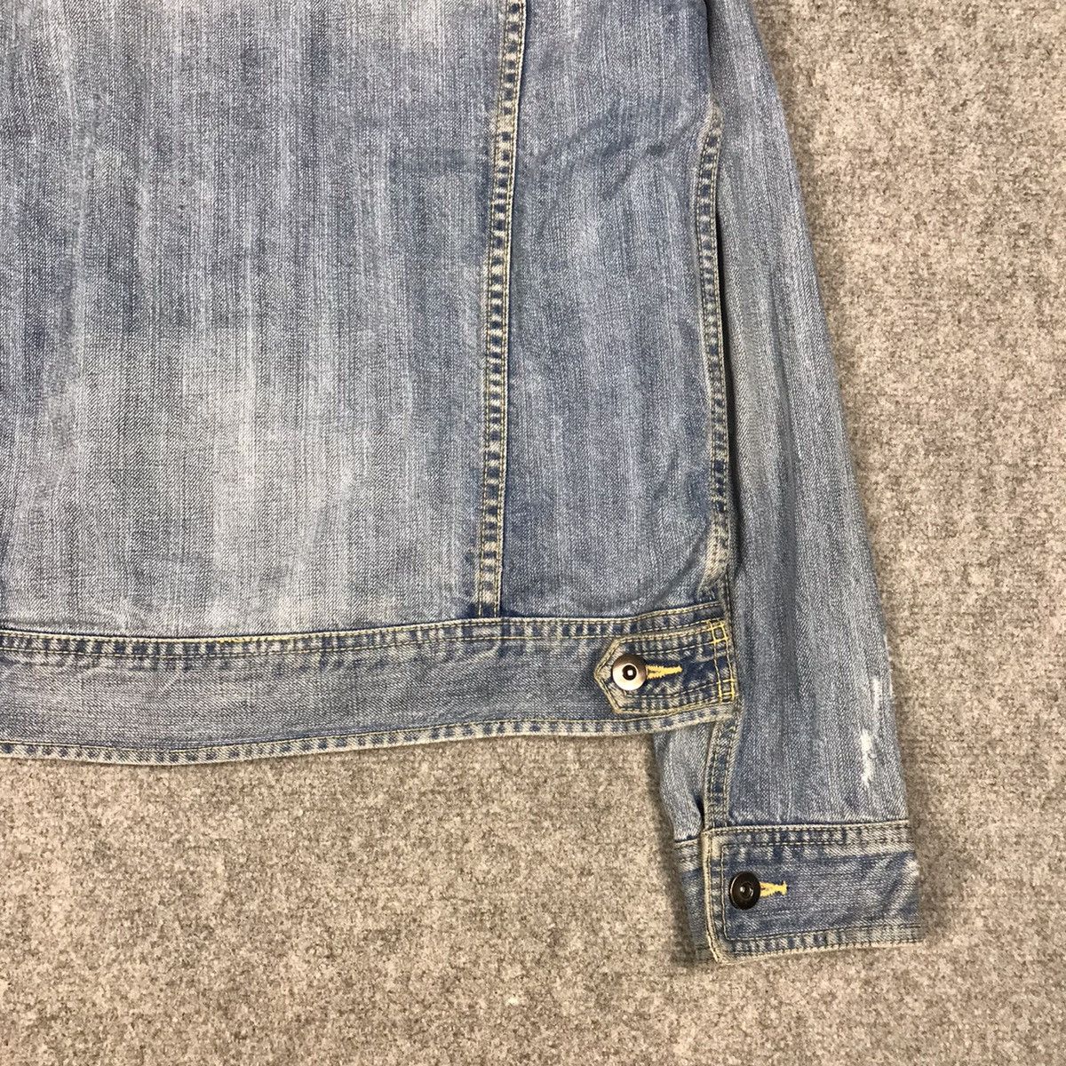 Japanese Brand DENIM DISTRESSED STYLE BUTTON JACKET Size US M / EU 48-50 / 2 - 12 Thumbnail