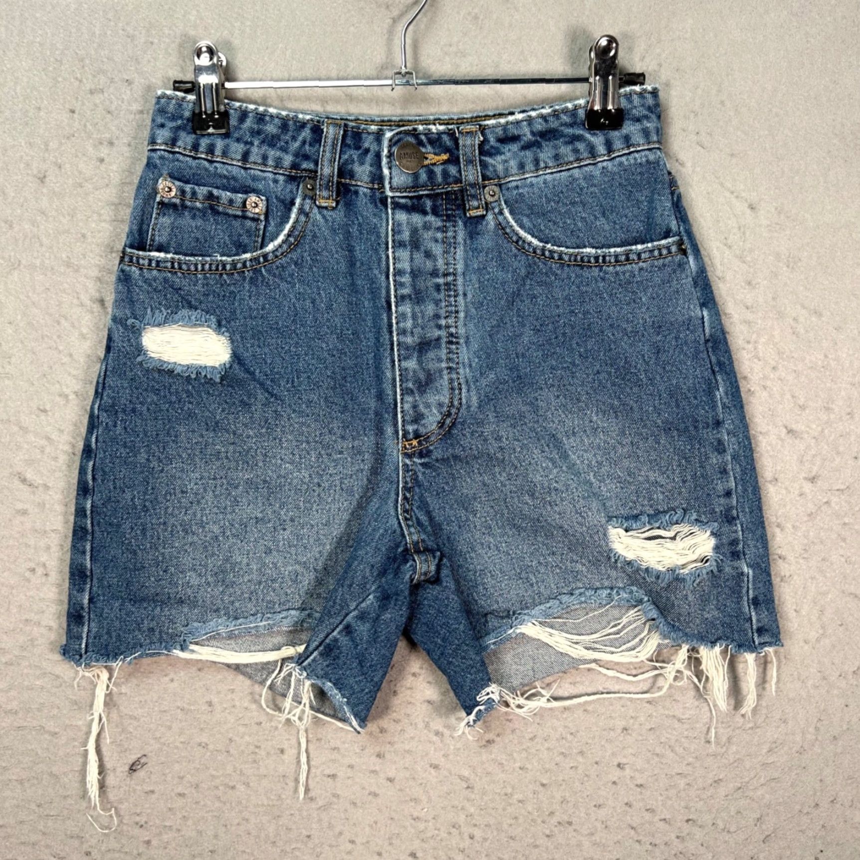 Vintage Amuse Society Womens Bermuda Shorts 25 Blue Distressed Denim Frayed Hem High Rise 5-Pocket Regular Fit Size 42" / US 20 - 2 Thumbnail