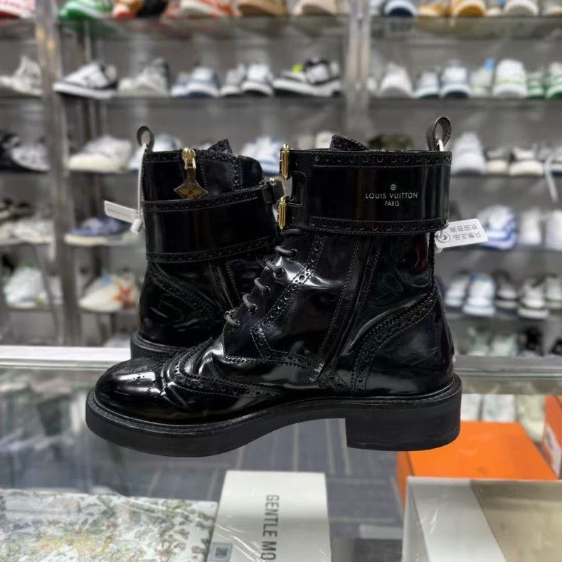 Louis Vuitton LOUIS VUITTON LV Midtown Patent Leather Ankle Boots -2505 Size US 6 / IT 36 - 5 Thumbnail