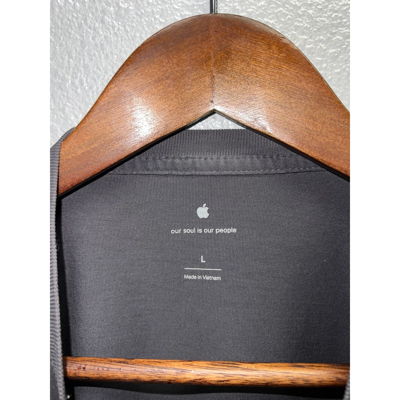 Apple Employee Apple Shirt Our Soul is Our People Store Rare L Size US L / EU 52-54 / 3 - 8 Thumbnail