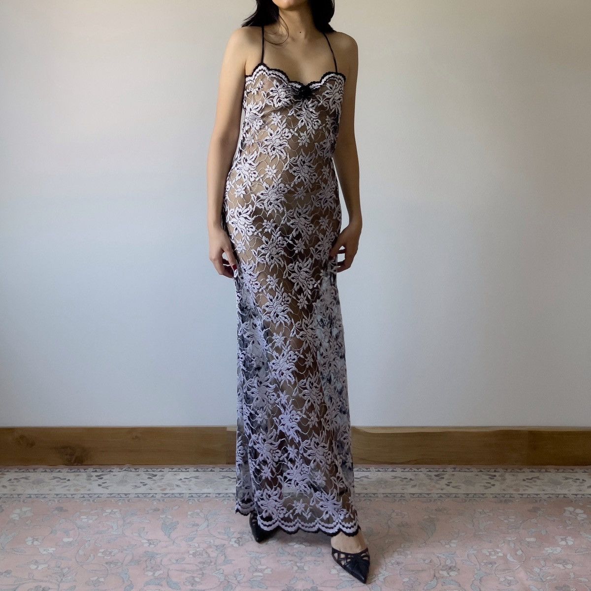 Vintage Vintage Fantasy 1990s Black Embroidered Lace Slip Gown (S–M) Size M / US 6-8 / IT 42-44 - 3 Thumbnail