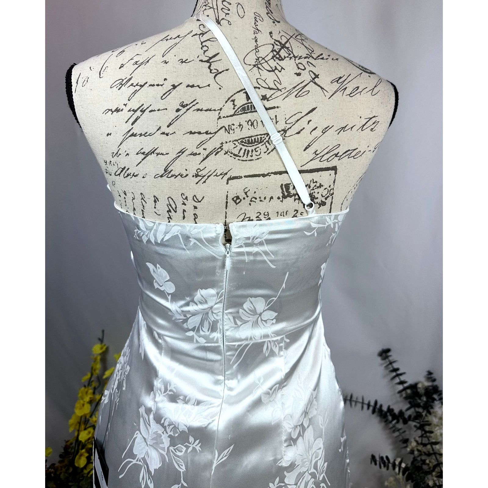 Other Lulus On the Dance floor White Jacquard Fringe Midi Dress XS Size XS / US 0-2 / IT 36-38 - 13 Thumbnail