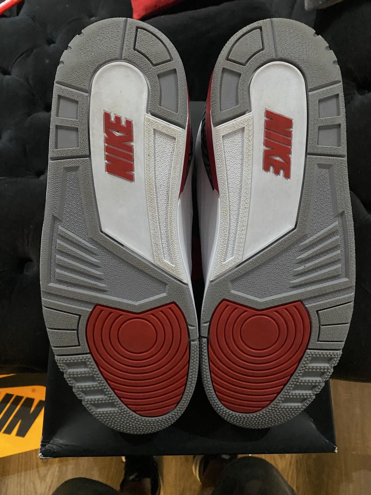 Nike Nike Air Jordan 3 Retro Fire Red Men size 12 DN3707-160 Used Size US 12 / EU 45 - 5 Thumbnail