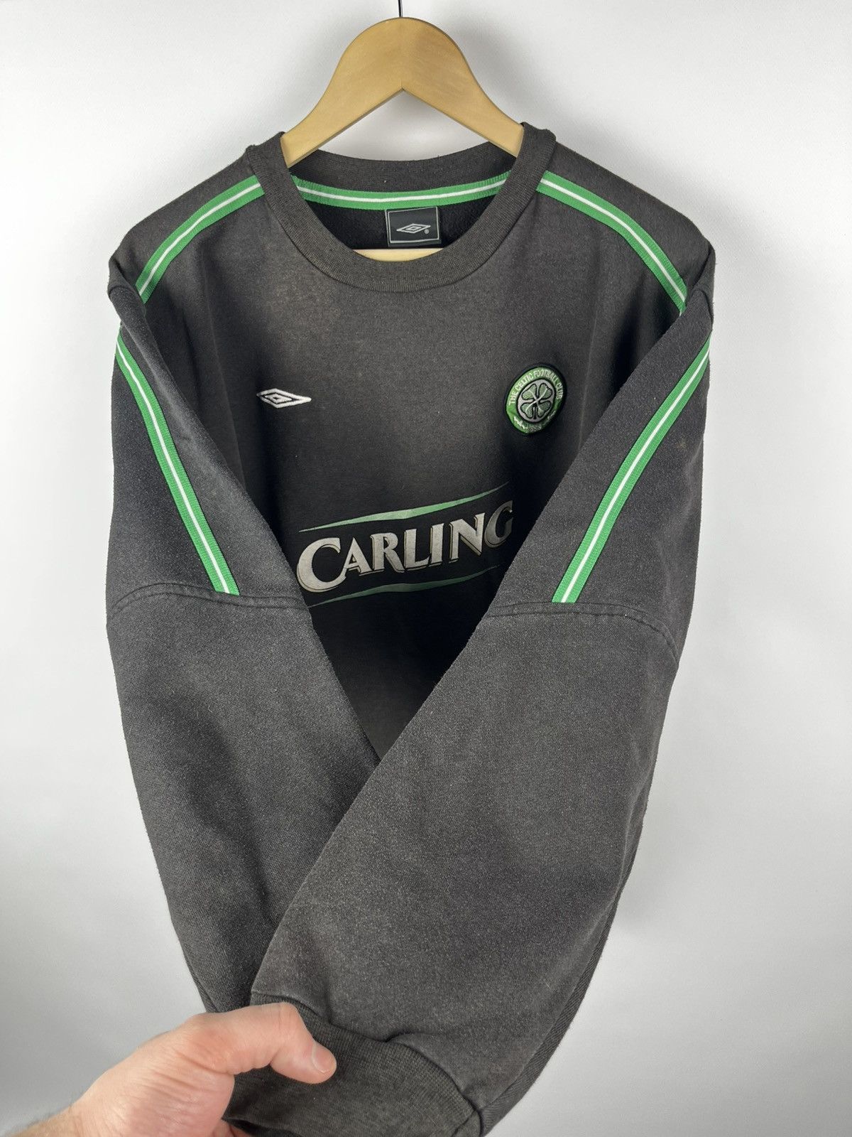 Umbro CELTIC 2004 FOOTBALL SOCCER SWEATSHIRT UMBRO sz M MEN BLACK Size US XL / EU 56 / 4 - 11 Thumbnail
