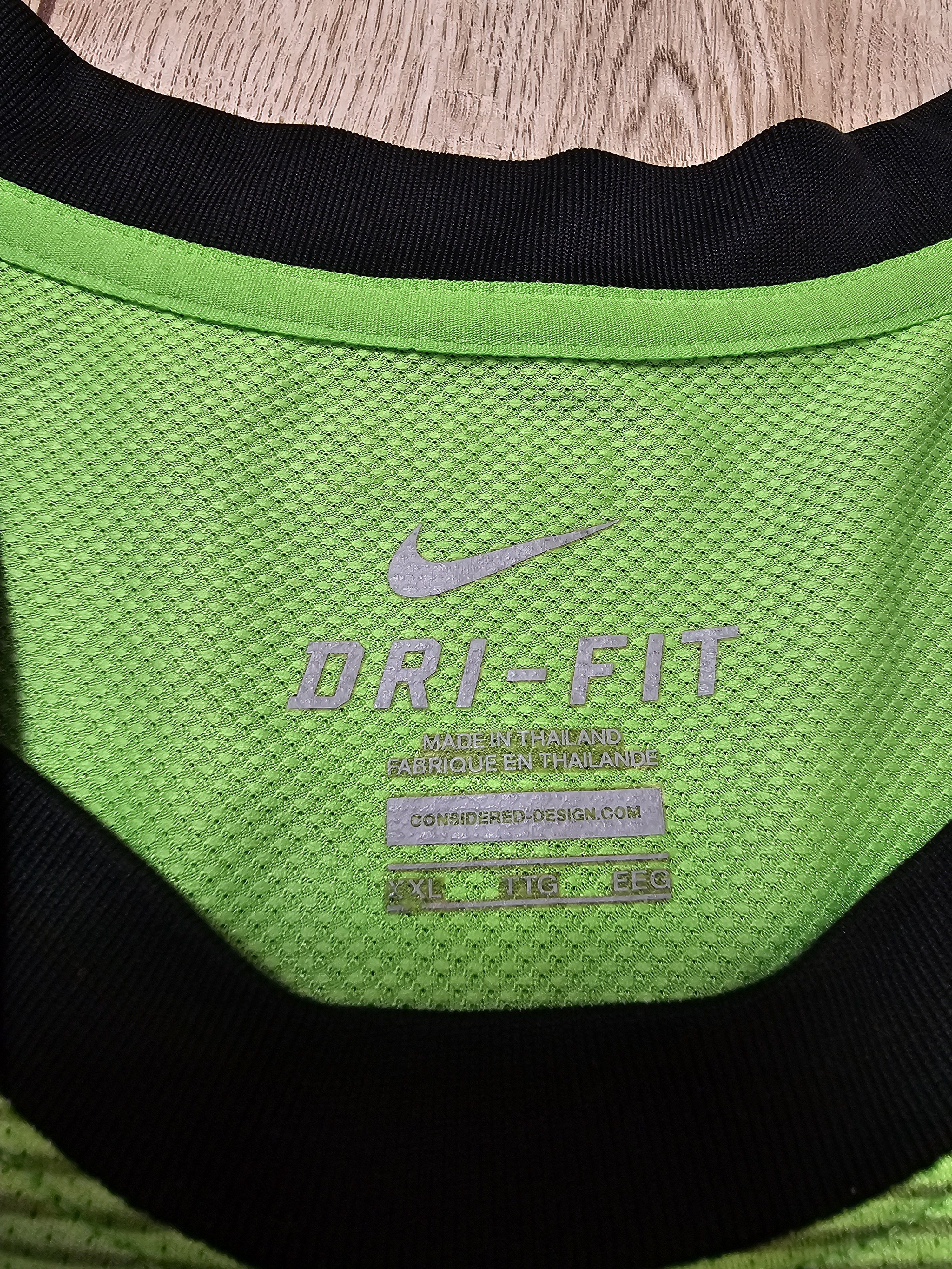 Nike CELTIC 2010 2011 AWAY FOOTBALL SHIRT SCOTLAND SOCCER JERSEY Size US XXL / EU 58 / 5 - 7 Thumbnail
