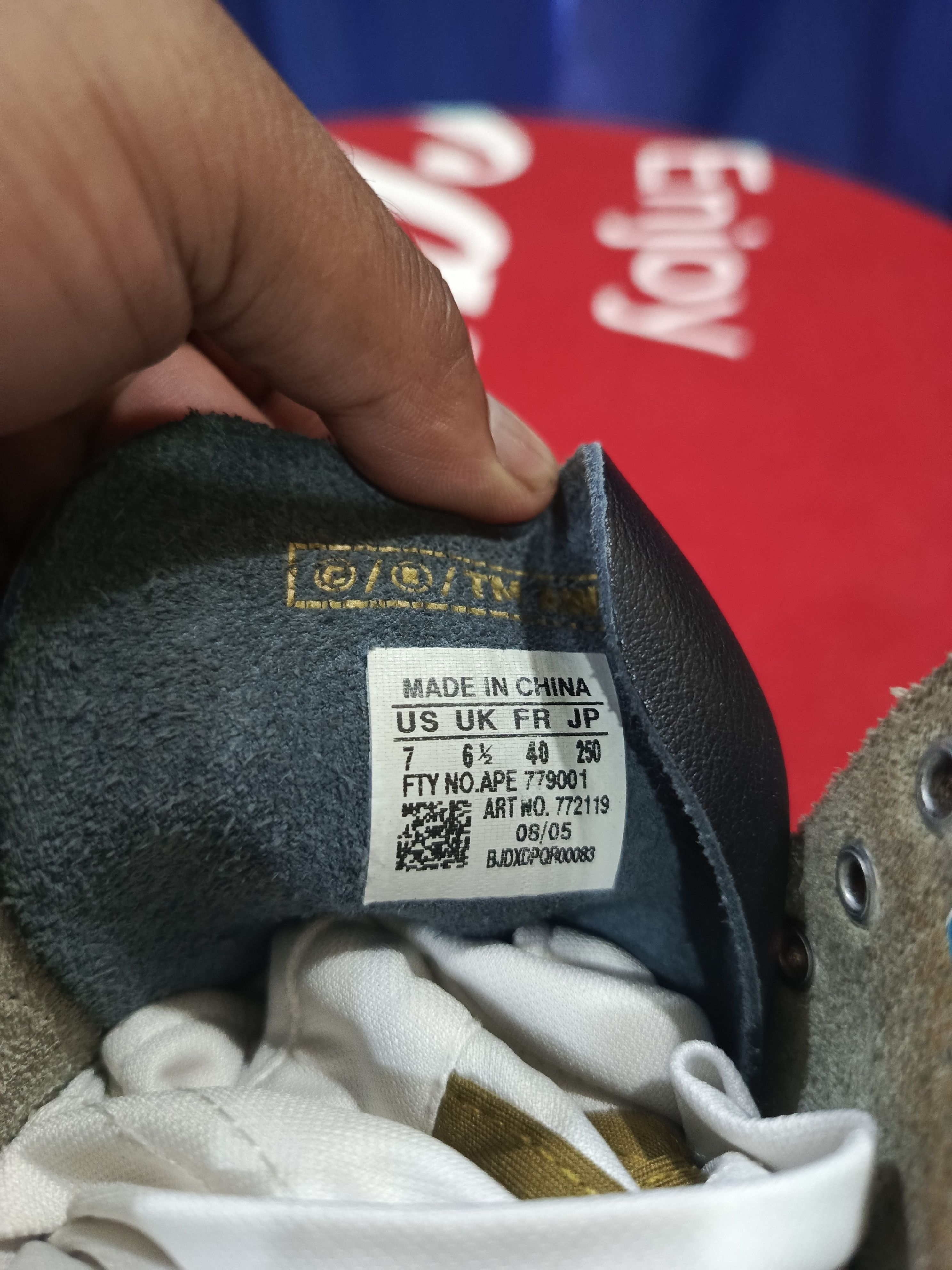 Adidas Muhammad Ali Signed Boxing Shoe - Adidas Size US 7 / EU 40 - 7 Thumbnail
