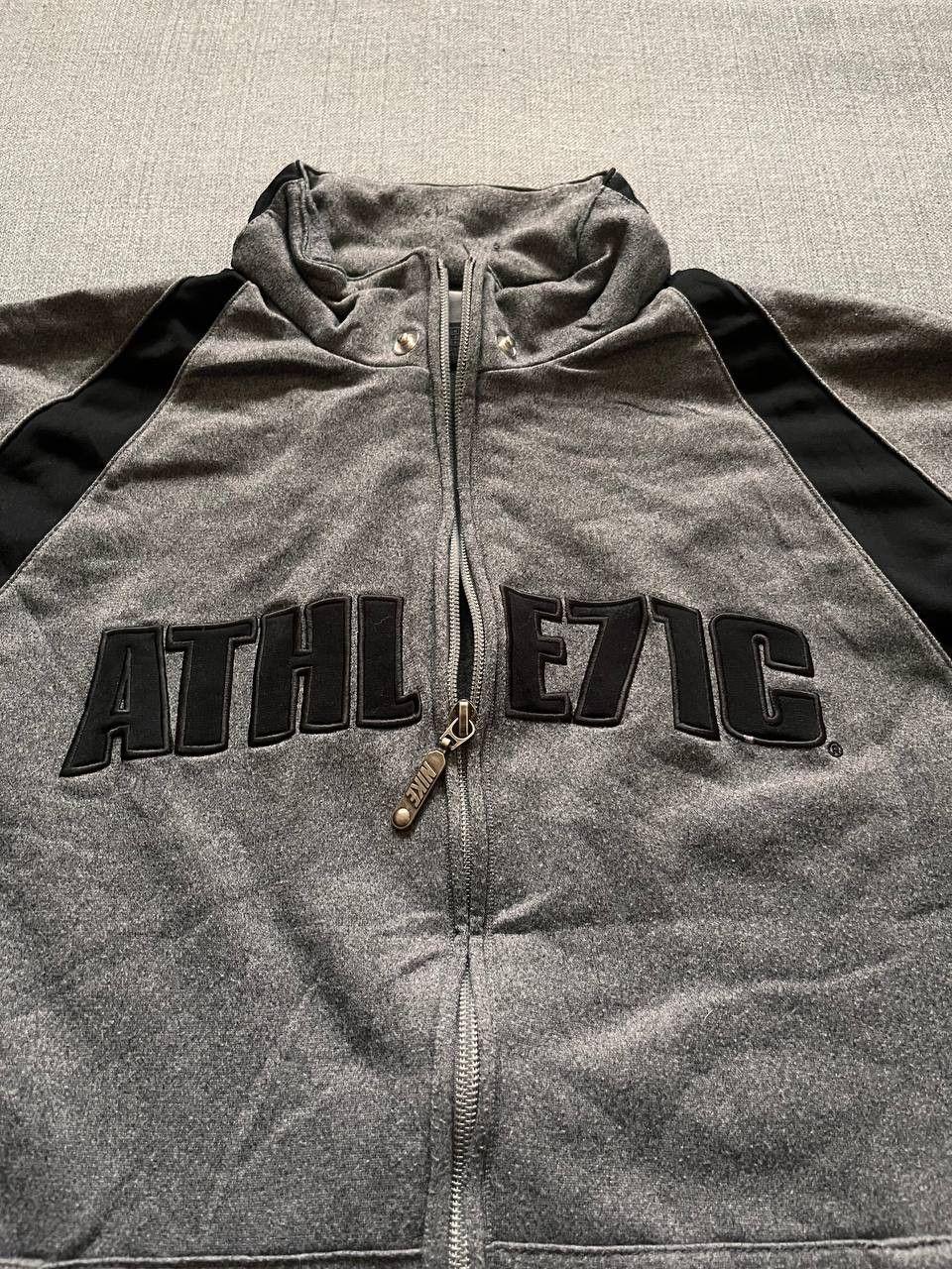 Nike × Vintage Vintage 00s Nike Athletic Zip Up Sweatshirt Grey Medium Size US M / EU 48-50 / 2 - 2 Thumbnail