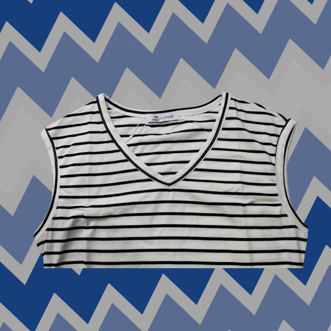 Vintage Cupshe Women's Saturday Plans V-Neck Striped Tank Top EH6 White Medium NWT Size M / US 6-8 / IT 42-44 - 1 Thumbnail