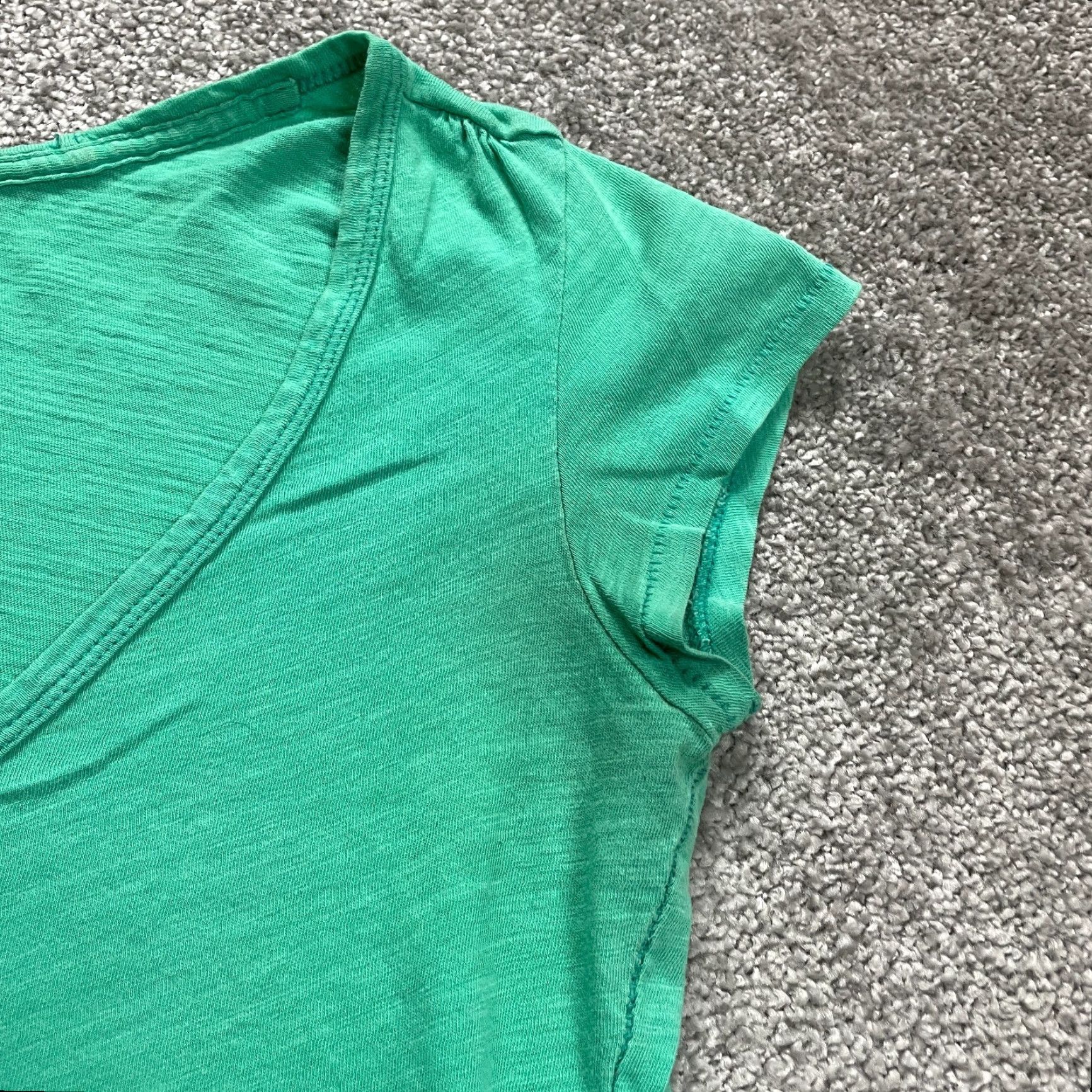 American Eagle Outfitters American Eagle Outfitters Shirt Womens M Green V-Neck Cotton Tee Size M / US 6-8 / IT 42-44 - 6 Thumbnail
