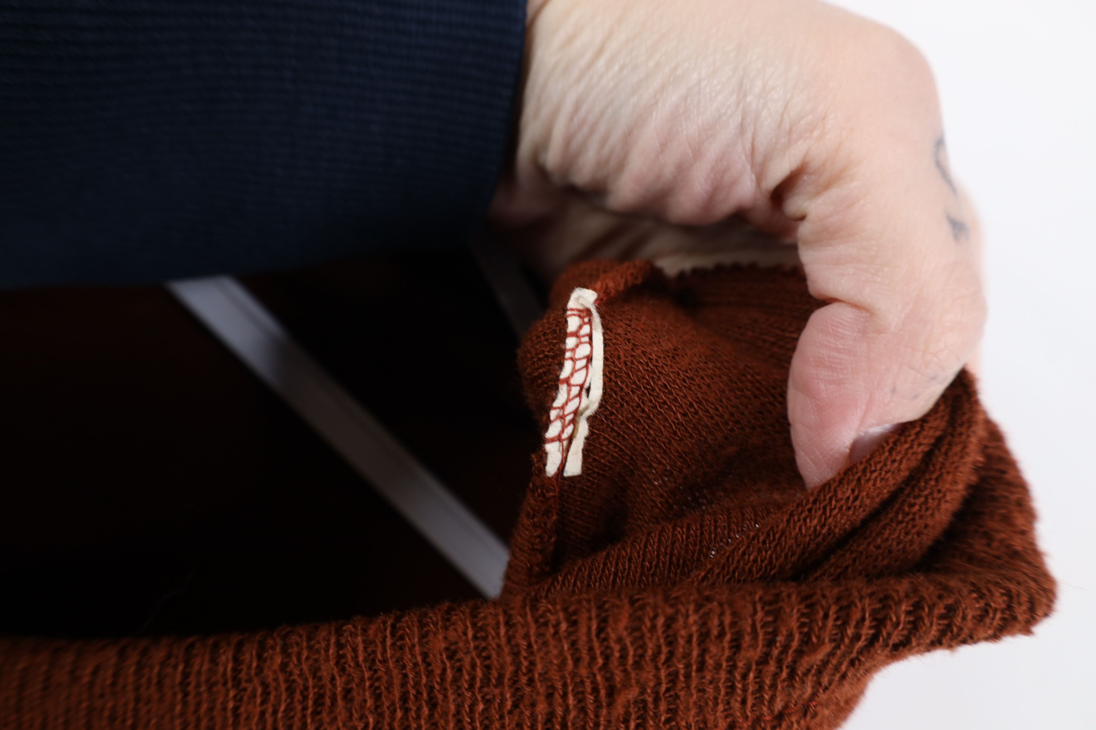 Vintage Vintage 70s Streetwear Knit V-Neck Sweater Rust Brown USA Size US XL / EU 56 / 4 - 8 Thumbnail