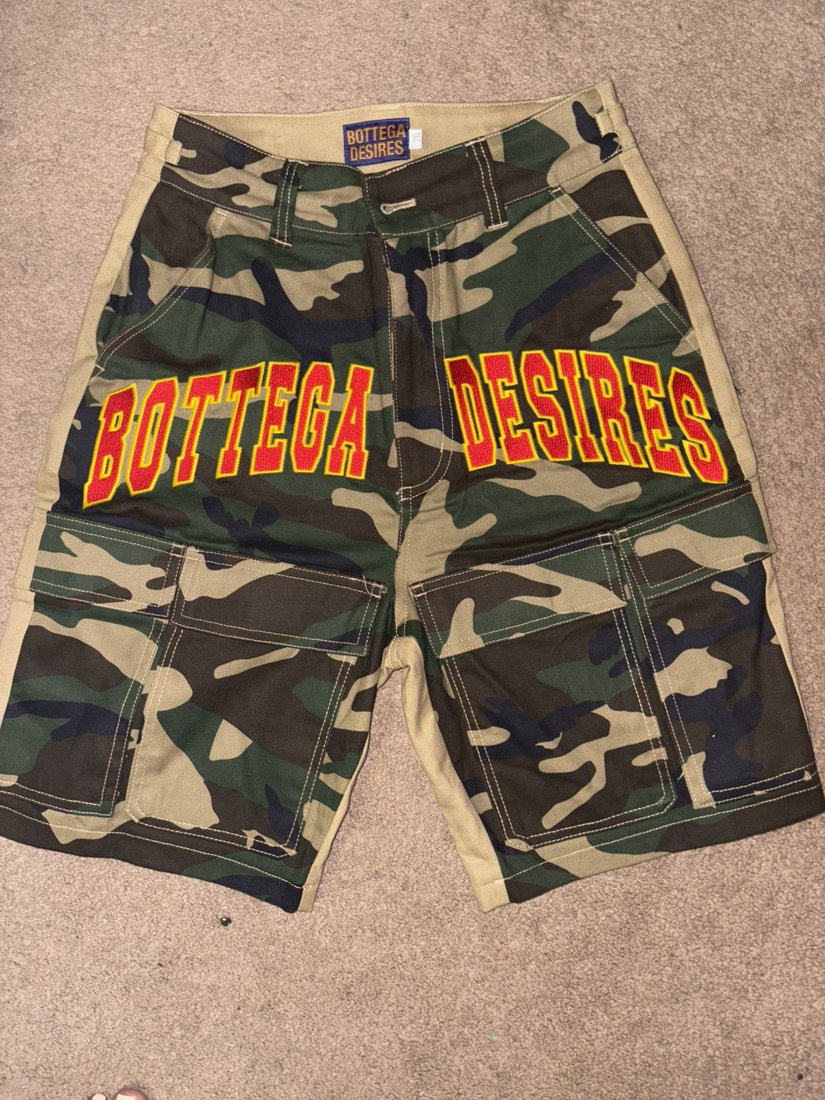 Bottega Desires Camo Bottega Desires Shorts Size US 28 / EU 44 - 1 Thumbnail