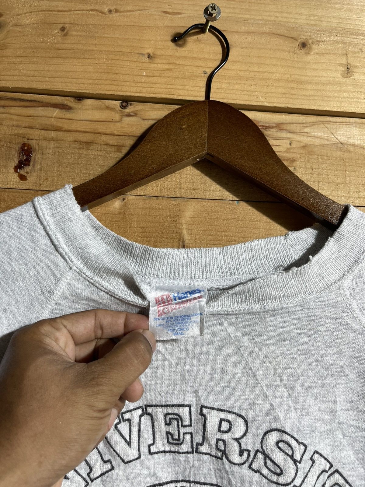Vintage Vintage 1990 university of hawaii distressed sweatshirt Size US S / EU 44-46 / 1 - 6 Thumbnail
