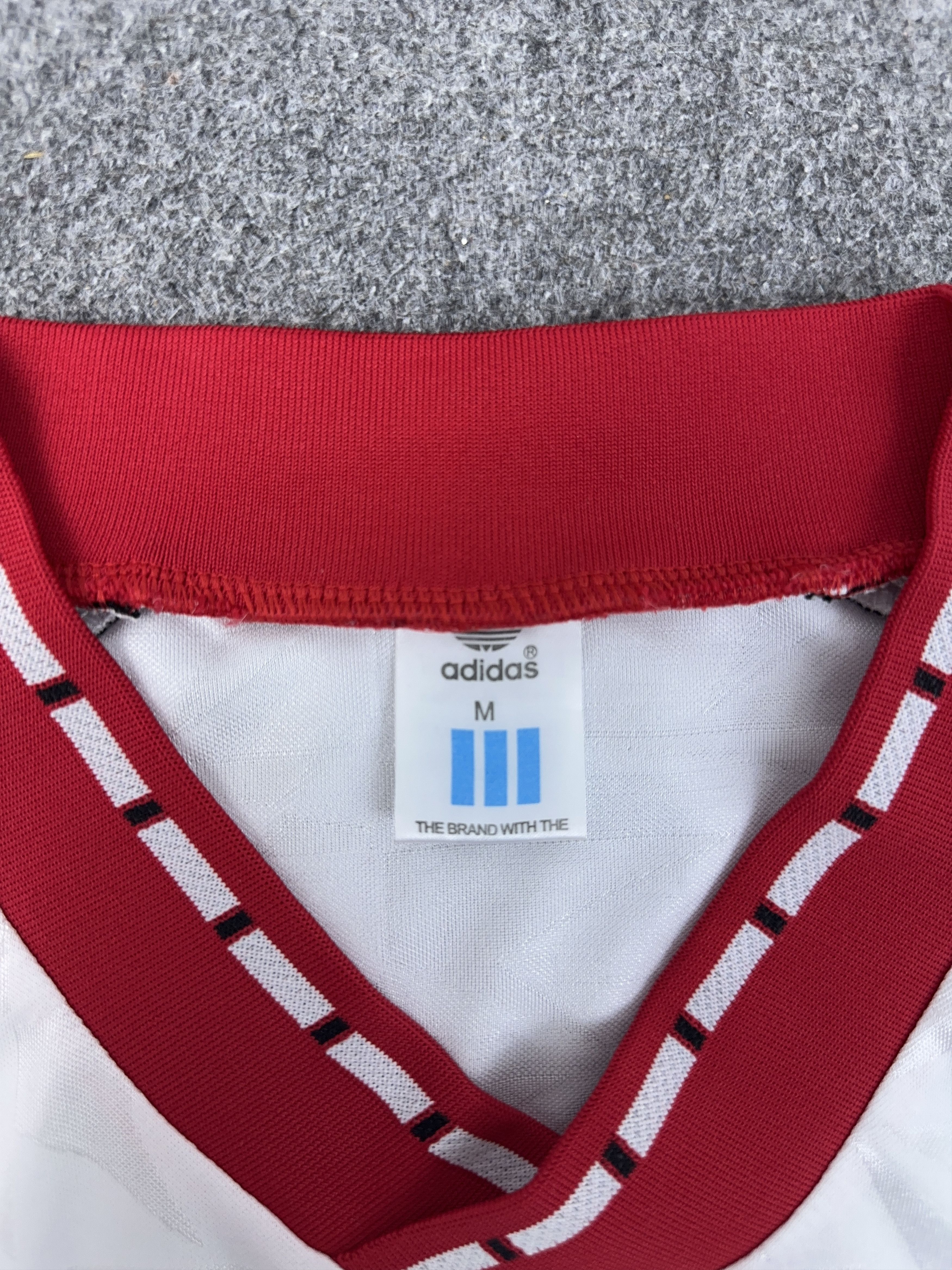 Adidas Vintage 1990/91 Manchester United Reproduction Jersey T0020 Size US M / EU 48-50 / 2 - 7 Thumbnail