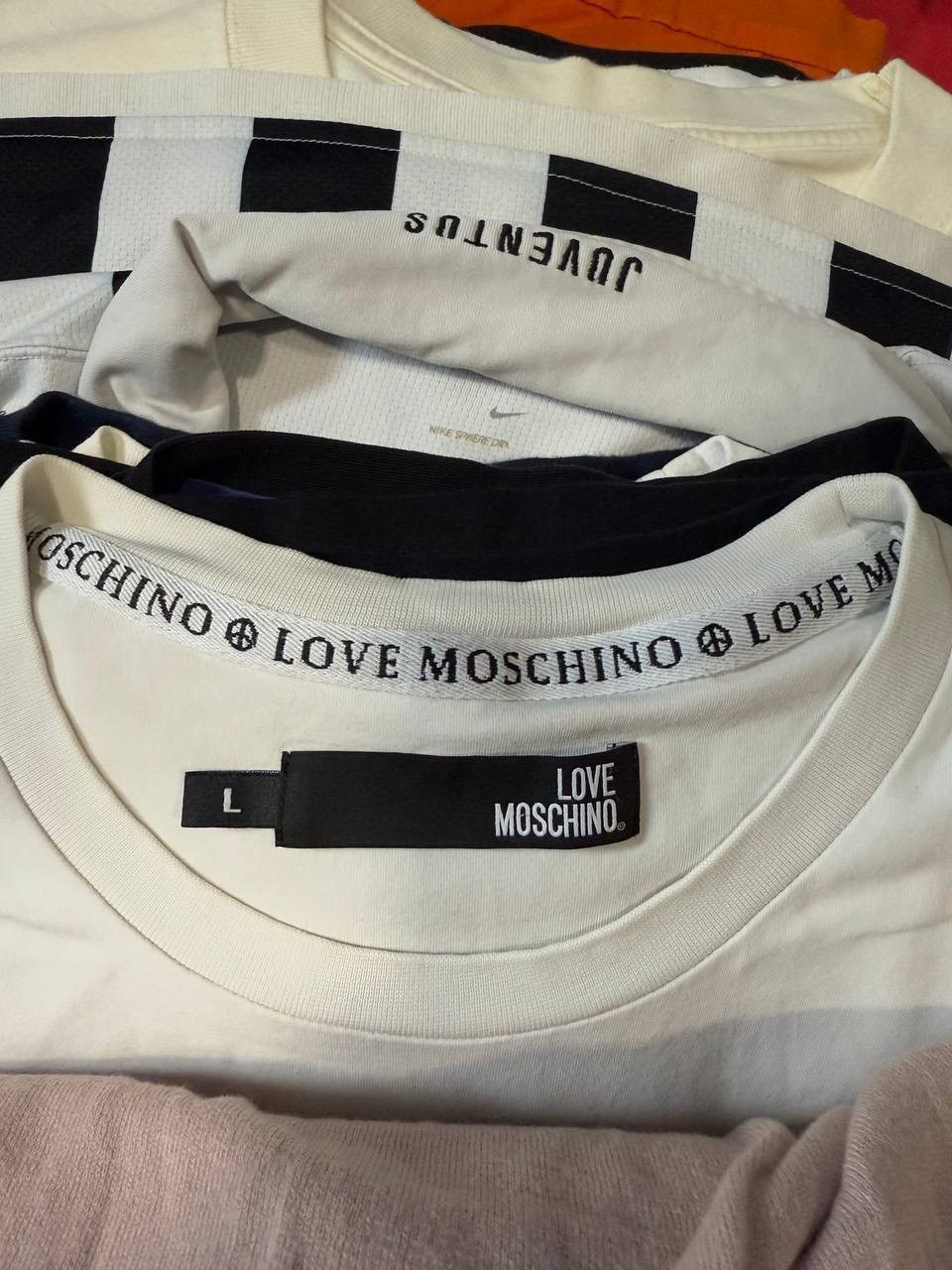 Moschino Love Moschino luxury designer tee Size US L / EU 52-54 / 3 - 5 Thumbnail