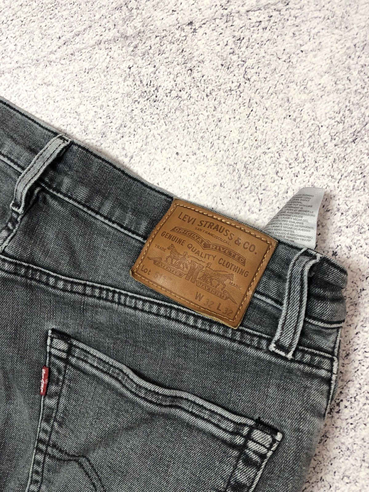 Levi's Men’s jeans Levi’s size 32 501 Size US 32 / EU 48 - 9 Thumbnail