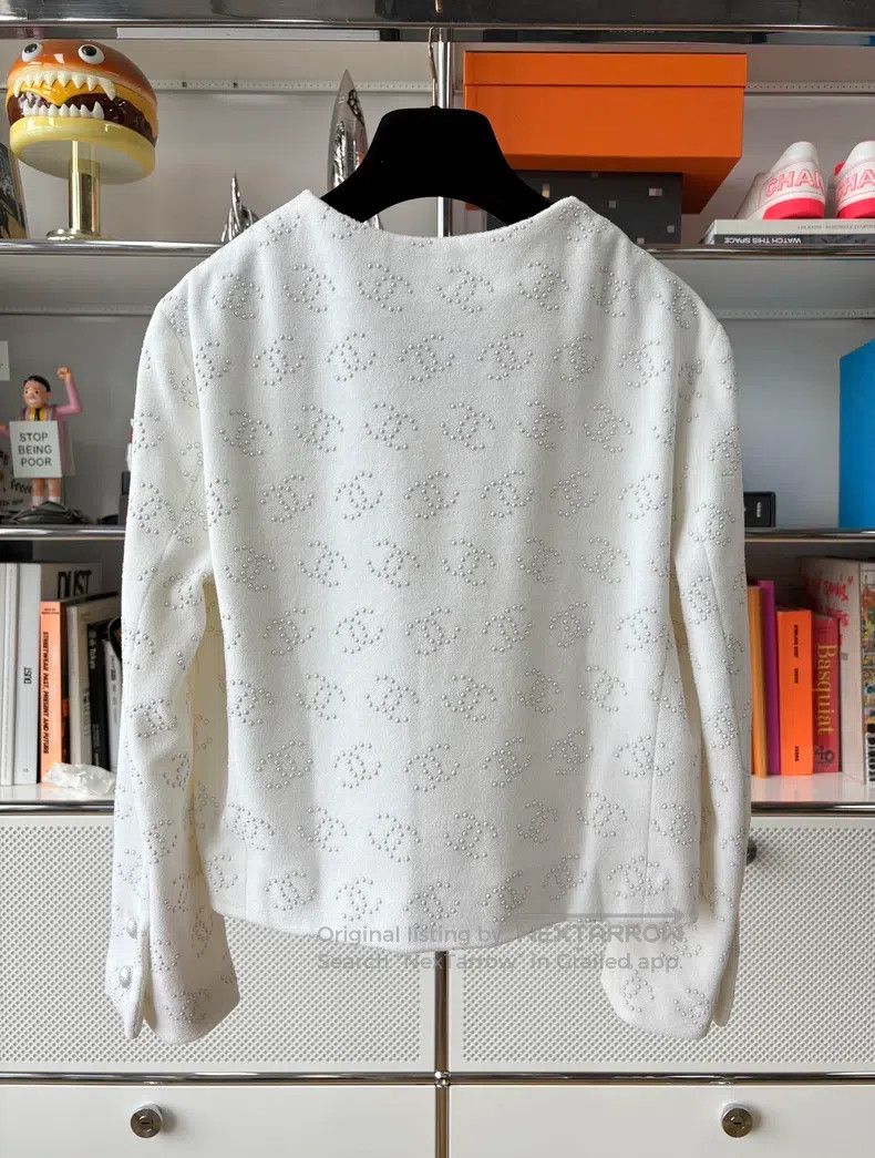 Chanel Chanel 23C white double C logo pearl jacket Size XS / US 0-2 / IT 36-38 - 2 Thumbnail