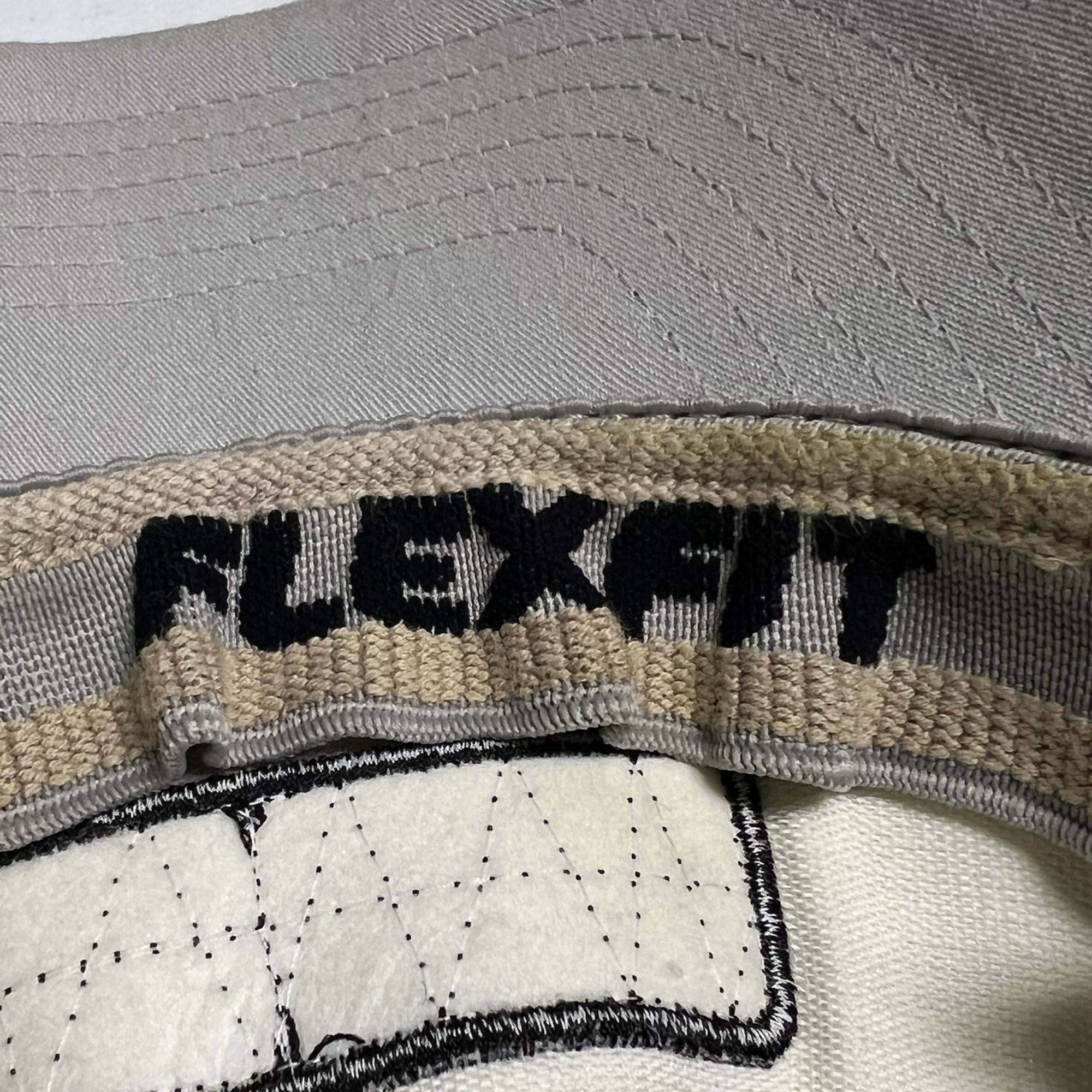 Quiksilver Quiksilver Grounder Trucker Hat Flexfit Beige/Gray Mesh Size ONE SIZE - 4 Thumbnail
