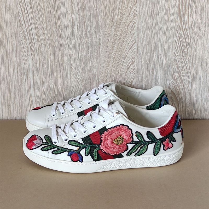 Gucci Gucci Ace Embroidered Floral Leather Sneakers 0079 Size US 5 / IT 35 - 1 Thumbnail