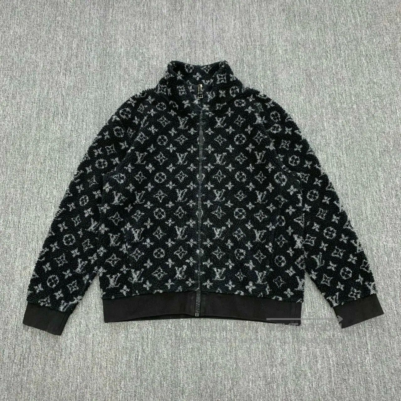 Louis Vuitton lv black patterned teddy jacket size xl. Size US XL / EU 56 / 4 - 1 Thumbnail