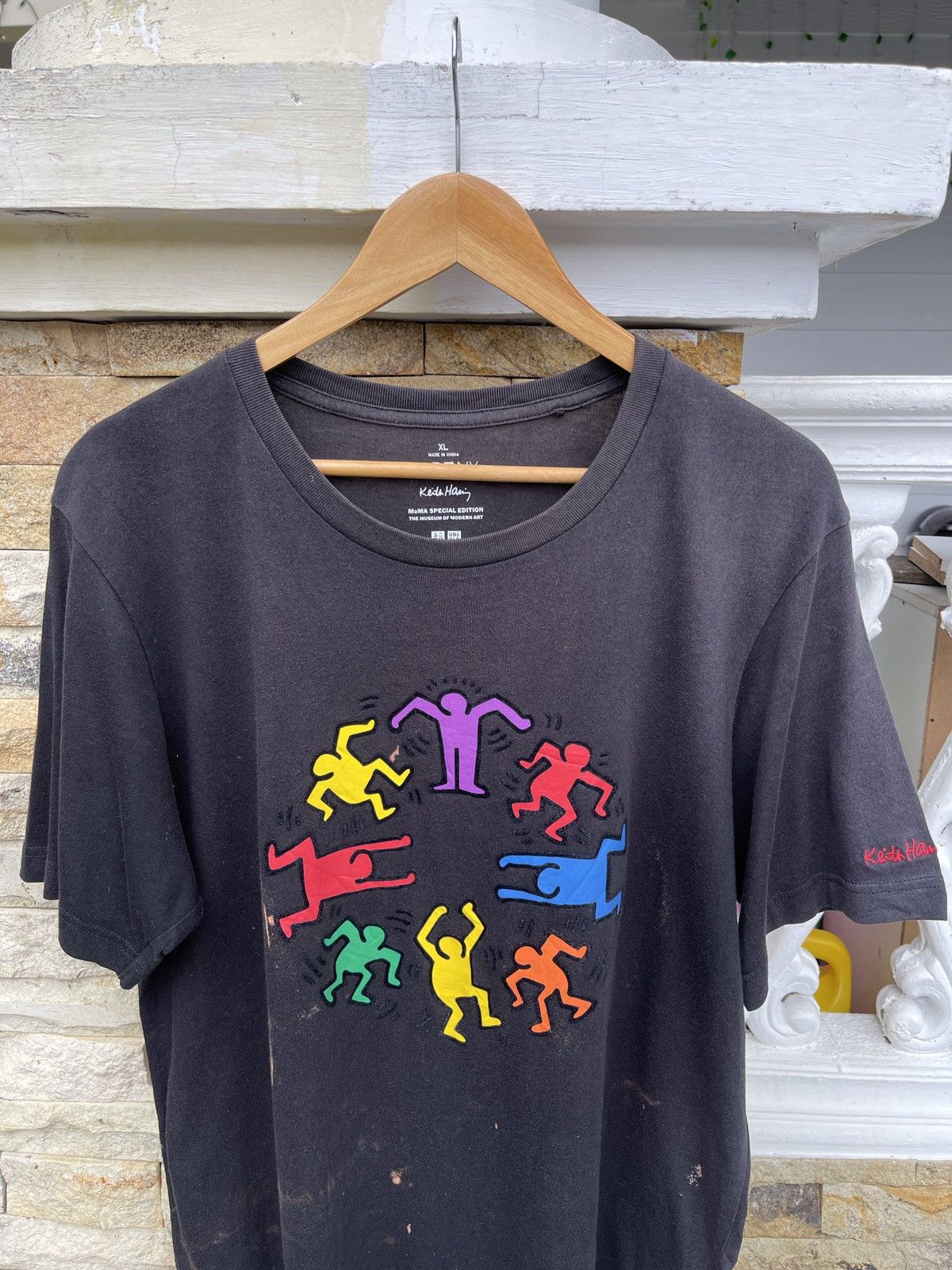 Keith Haring Last Drop🔥Rare🔥SUN FADED Keith Haring x Museum Of Arts Tee Size US XL / EU 56 / 4 - 2 Thumbnail