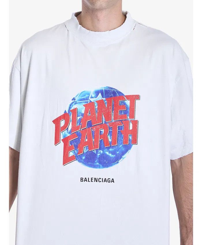 Balenciaga o1h1sh11224 Planet Earth T-Shirt in White Size US S / EU 44-46 / 1 - 5 Thumbnail
