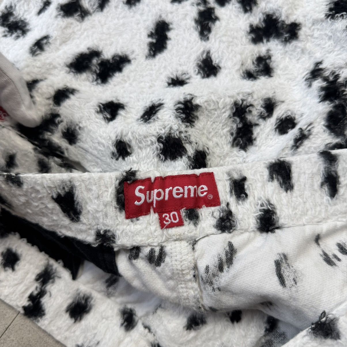 Supreme Supreme Dalmatian Faux Fur Belted Shorts SS14 Size US 30 / EU 46 - 4 Thumbnail