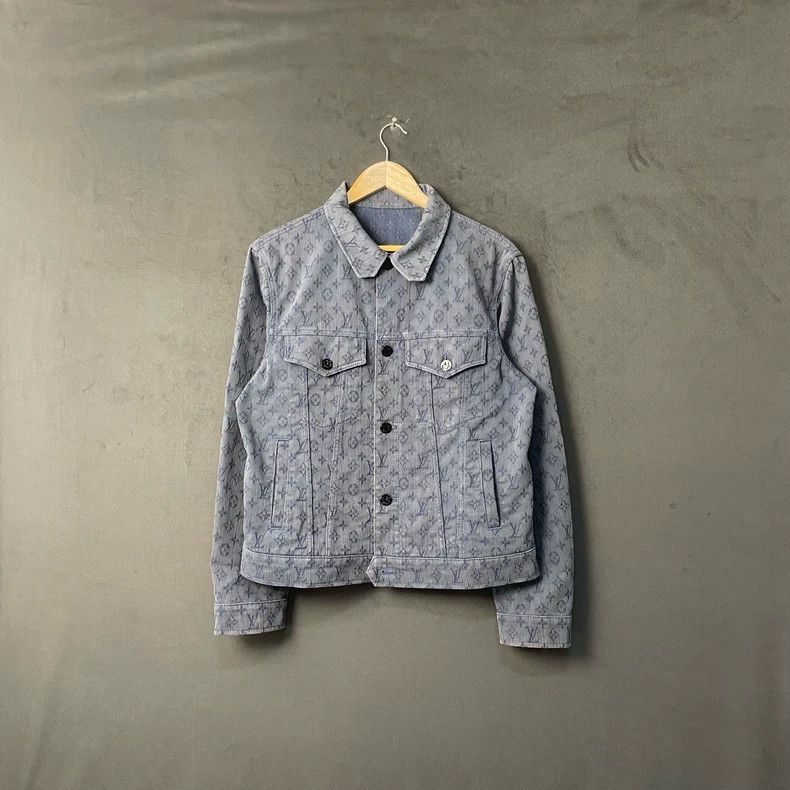 Louis Vuitton Louis Vuitton Blue full logo denim jacket Size US M / EU 48-50 / 2 - 1 Thumbnail