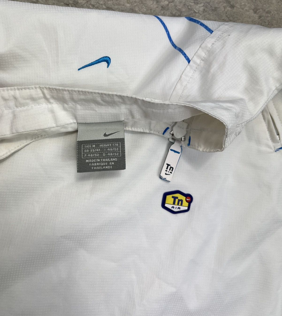 Nike RARE Nike TN Air Max Vintage Light Jacket Blue White Nylon Size US M / EU 48-50 / 2 - 4 Thumbnail