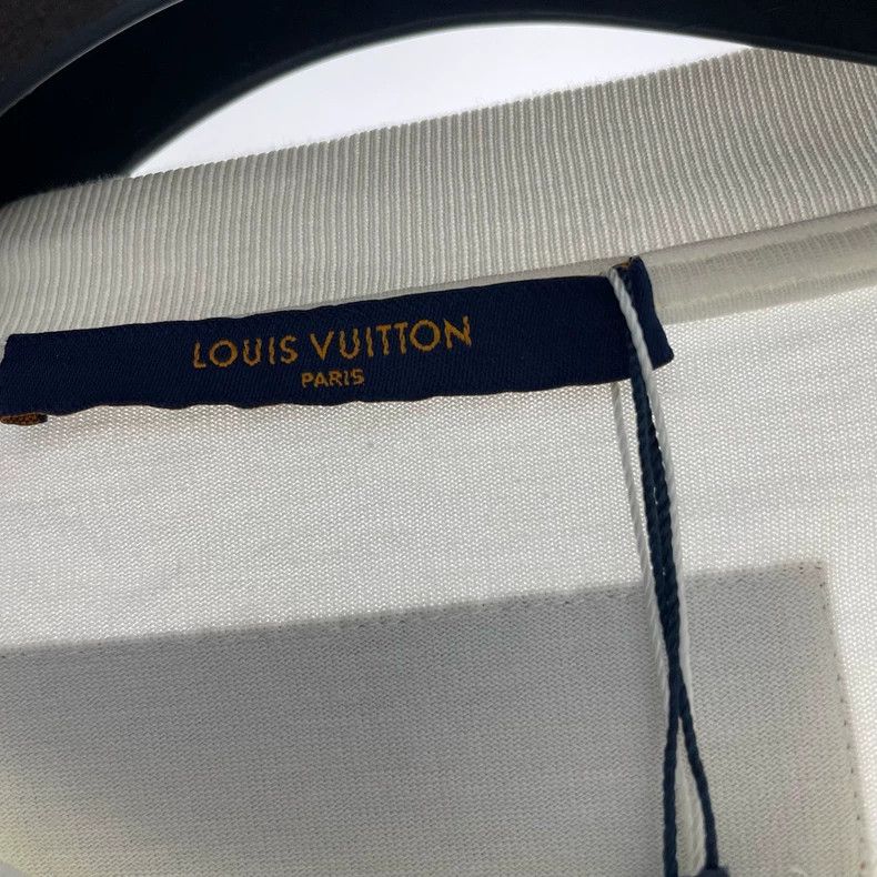 Louis Vuitton Louis Vuitton Portrait White Printed Short Sleeve Size US M / EU 48-50 / 2 - 4 Thumbnail