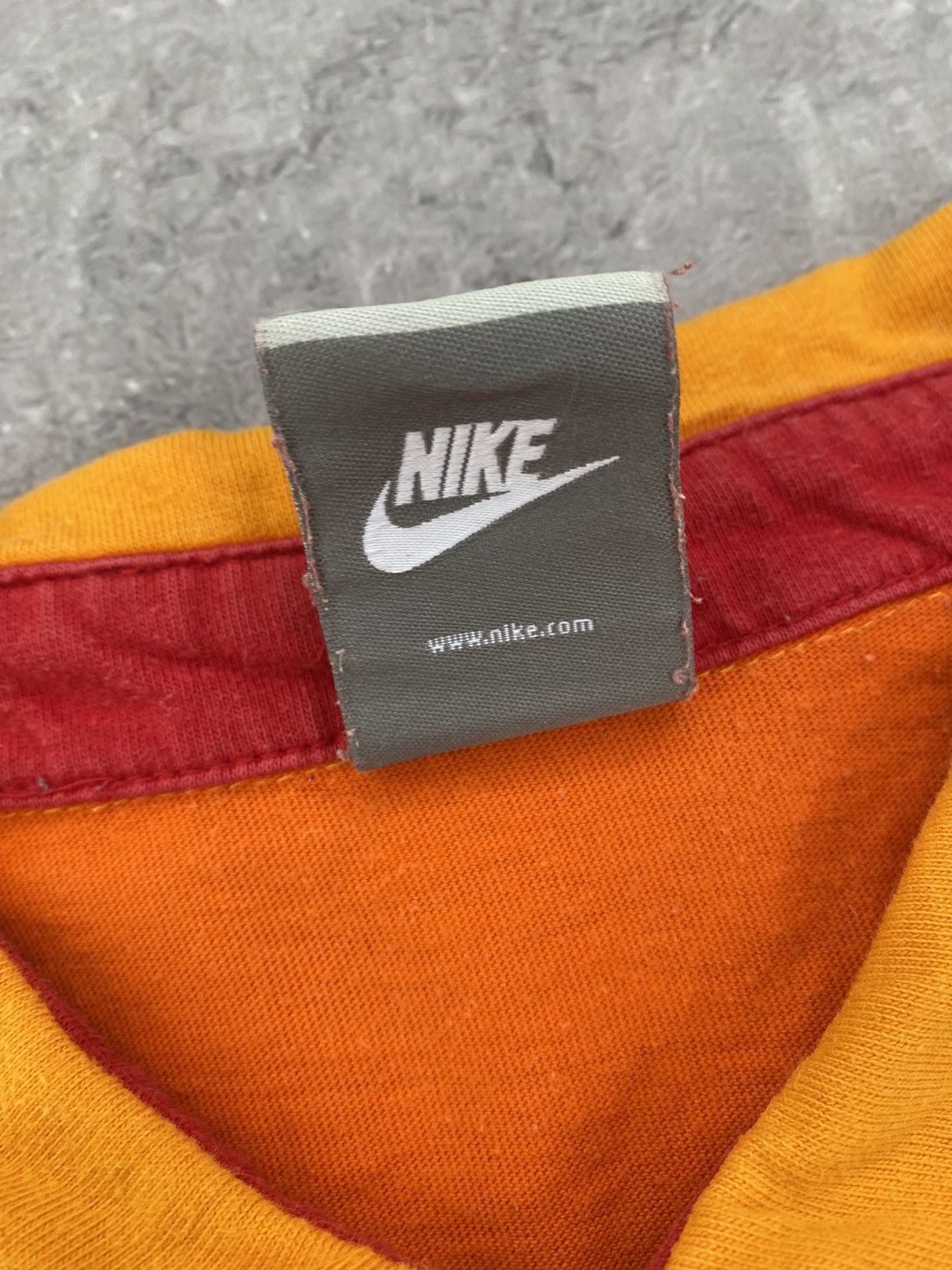 Nike Vintage Y2K Nike Big Logo “ESCAPE THE CITY” Orange Polo Size US L / EU 52-54 / 3 - 12 Thumbnail