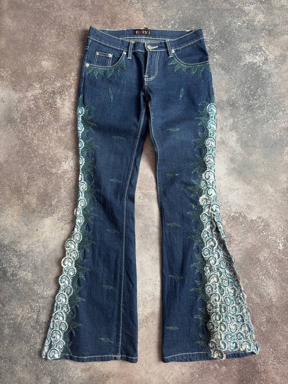 If Six Was Nine × Japanese Brand × Le Grande Bleu (L.G.B.) Cozy Jeans Vintage Y2K Low Rise Mega Flared Jeans Size 28" / US 6 / IT 42 - 1 Thumbnail