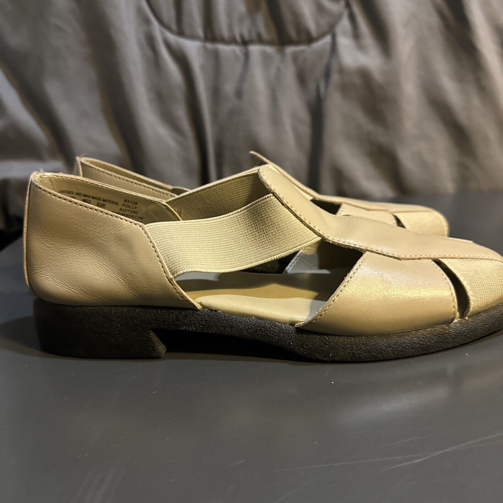 Covington Covington Women’s 6.5 Sandal Polly 83129 Strappy Beige Rubbe Size US 6.5 / IT 36.5 - 6 Thumbnail