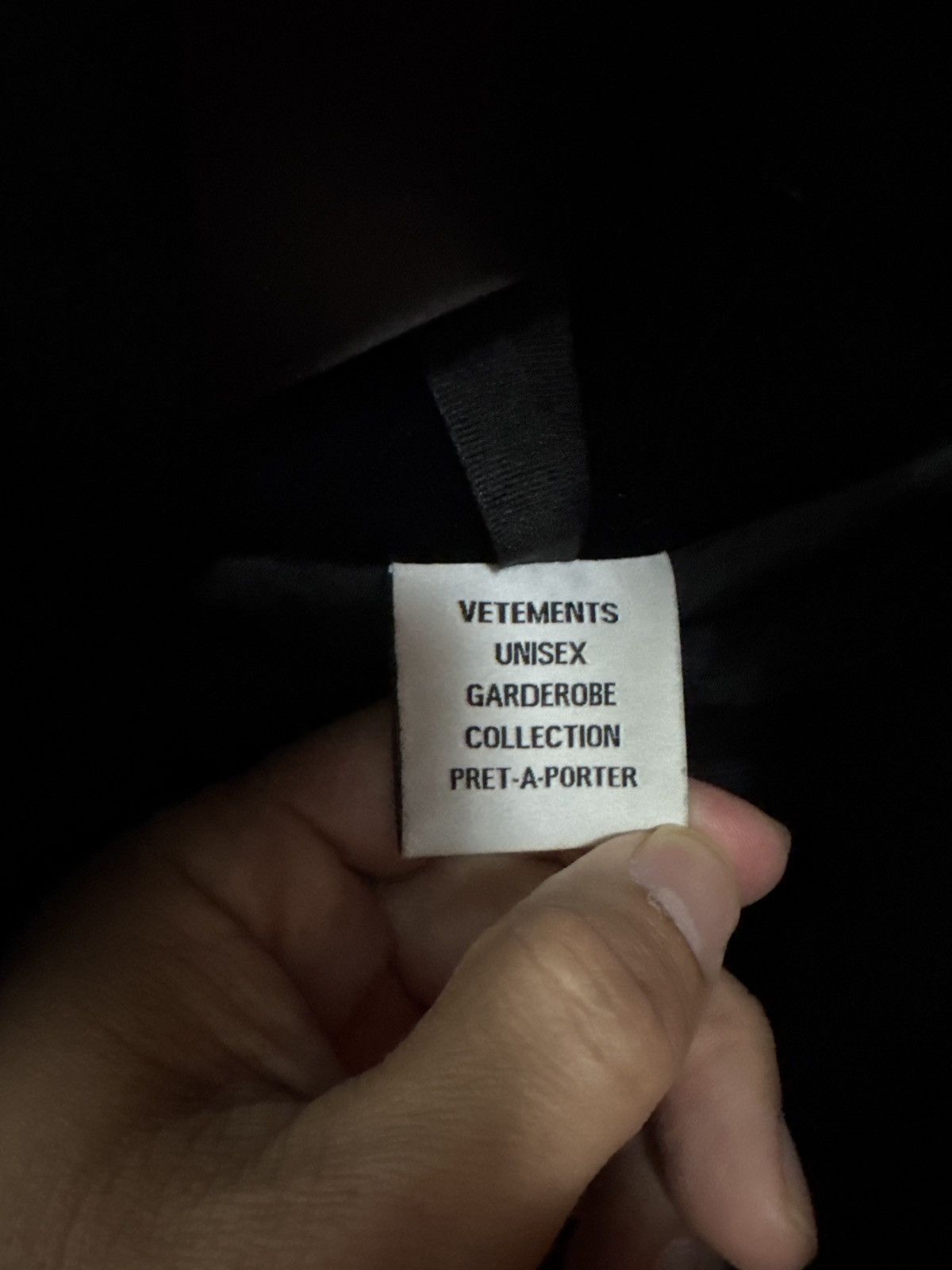 Vetements “RARE”, Oversized Down Velvet Crystal Logo Jacket Size US M / EU 48-50 / 2 - 25 Thumbnail