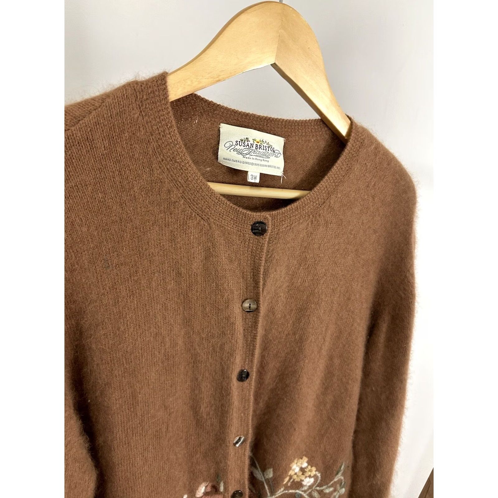Vintage VTG Susan Bristol Rabbit Hair Embroidered Floral Fuzzy Cardigan Sweater Size 3W Brown Womens Cardigan 3W Wool 90s Style Size XS / US 0-2 / IT 36-38 - 7 Thumbnail