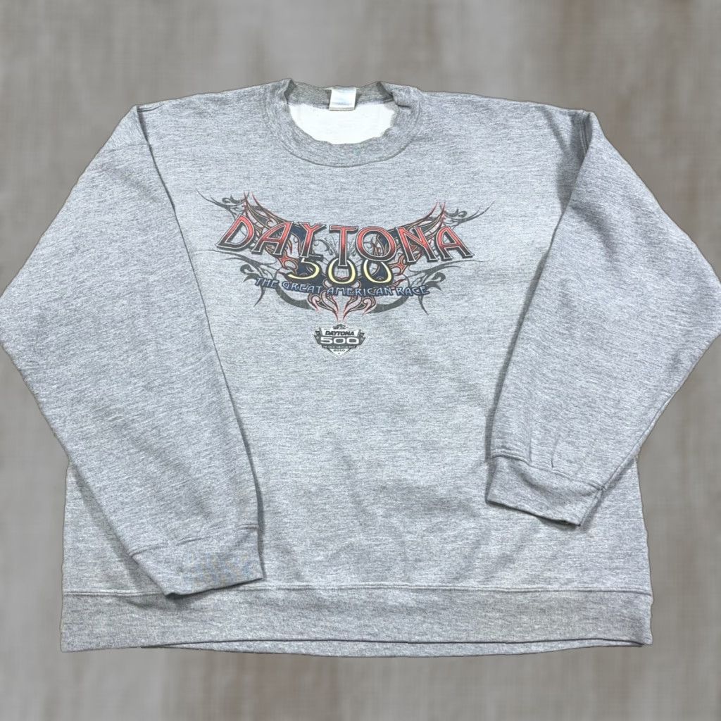 Gildan VINTAGE Daytona 500 Sweatshirt Men XL Gray Crewneck Gildan Logo 90s Retro Classic Nascar Tattoo Pullover Knit Sweatshirt Size US XL / EU 56 / 4 - 1 Thumbnail
