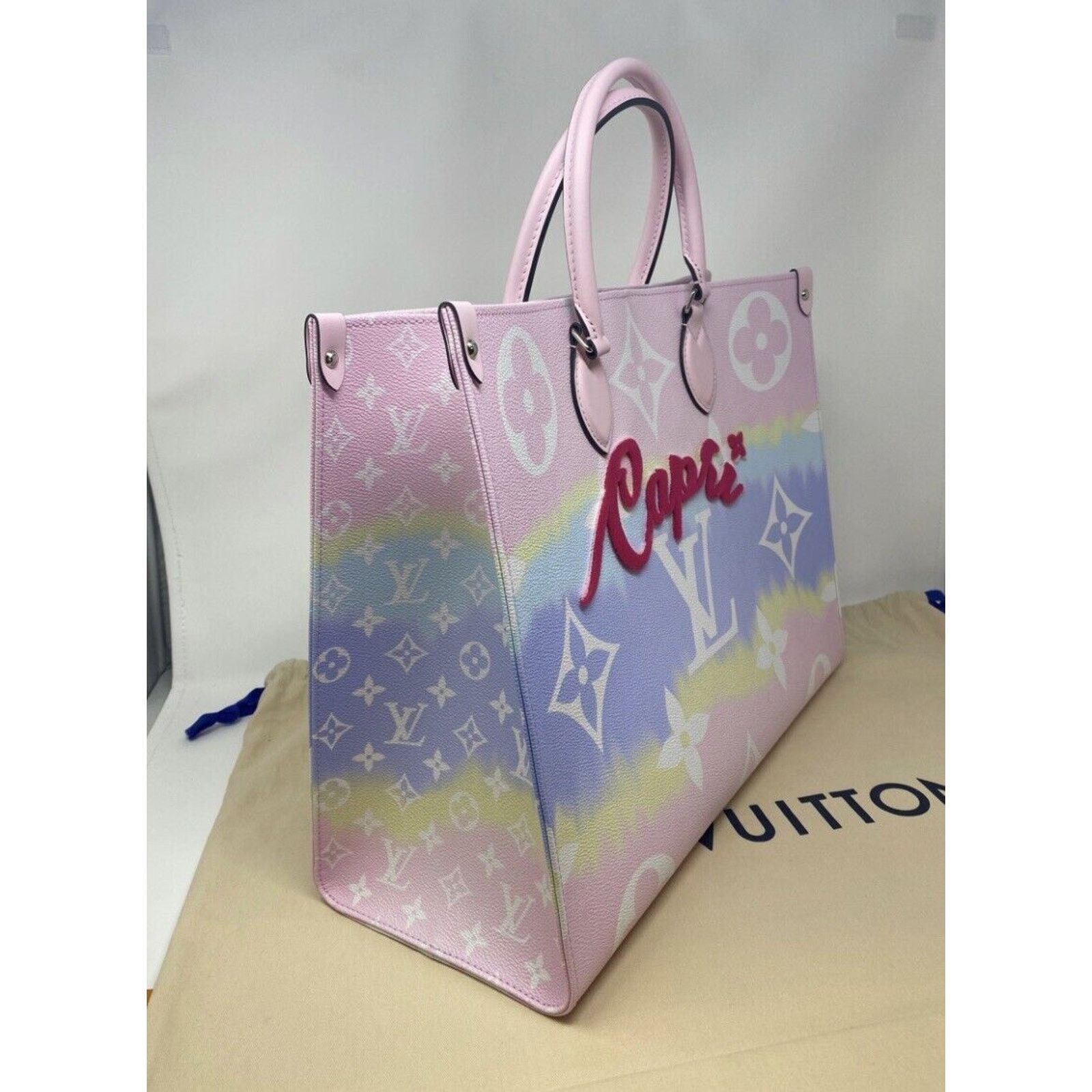 Louis Vuitton Louis Vuitton OnTheGo GM Escale Capri Limited Edition 🦄 Size ONE SIZE - 6 Thumbnail