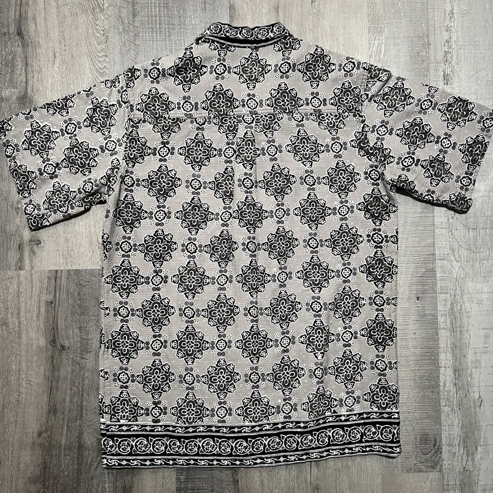 Billabong VTG Billabong Mandala Tile Motif Button Shirt 90s Y2K Boho S Size US S / EU 44-46 / 1 - 2 Thumbnail